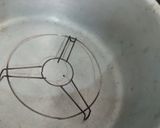 A picture of step 7 of کیریمل چاکلیٹ کیک.