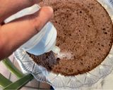Foto del passaggio 4 della ricetta Torta mousse con cioccolato, panna e fragole