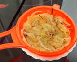 Foto del paso 2 de la receta: Revuelto de cebolla y huevas de pescado