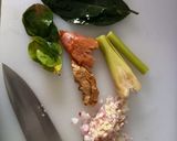 Foto langkah ke 2 dari resep Soto Paru Santan Simple.