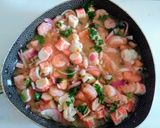 Foto del paso 6 de la receta: Ceviche de camarón con merluza de pescado y palmitos de cangrejo