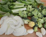 Une image de l'étape 1 de Ramyeon poulet et brocoli.