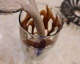 A picture of step 4 of Oreo Ice-Cream Milk Shake.