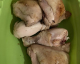 Foto del paso 1 de la receta: Contramuslos de pollo con salsa de patata y zanahoria