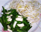 รูปขั้นตอนการทำที่ 3 ของ ผัดหมี่เทริยากิตับหมูกุยช่าย เฮงเฮงเฮง