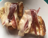 Foto del paso 4 de la receta: Pan con ajo y jamón, café con leche de avena y zumo de naranja : a desayunar!!