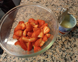 Foto del paso 1 de la receta: Fresas con leche condensada