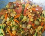 Foto langkah ke 3 dari resep Capcay goreng simple.