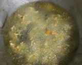 A picture of step 3 of Raw banana pakoda.