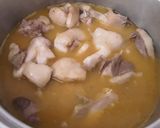 A picture of step 4 of Quang Tri Duck Tapioca Noodle Soup (Bánh Canh Vịt Quảng Trị).