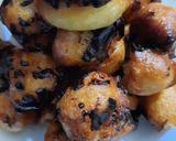A picture of step 6 of Puff Puff Croquembouche.