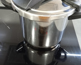 Foto del paso 3 de la receta: Por poco más de 10€. Caldo de pollo