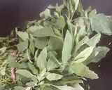 A picture of step 1 of Aloo Bathua Saag Fry.