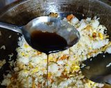 Foto langkah ke 4 dari resep Nasi Goreng Sosis.