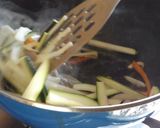 Foto del paso 2 de la receta: Wok de tallarines, carne y verduras