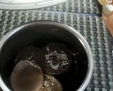 A picture of step 2 of Mango Oreo Delight.