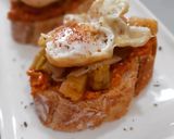 Foto del paso 3 de la receta: Pincho de calçots en escabeche, romesco y huevo de codorniz