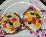 A picture of step 4 of Veg garlic bread pizza.