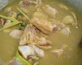 Foto langkah ke 6 dari resep Ayam goreng lengkuas.