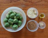 Foto del paso 1 de la receta: Colecitas de Bruselas a la parmesana