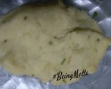 A picture of step 4 of Airfried Aloo Samosas.