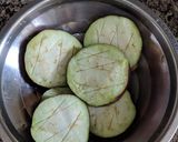 A picture of step 2 of Fried brinjals and potatoes.
