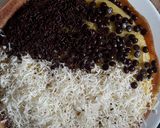 Foto langkah ke 7 dari resep Martabak Manis (terang bulan) no mixer.