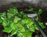 Foto langkah ke 3 dari resep Tumis Daun Katuk.