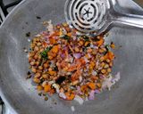 रव्याचा उपमा (Rava Upma Recipe In Marathi) रेसिपी स्टेप 3 फोटो