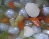 Foto langkah ke 4 dari resep Asem-asem Bola Ikan Tenggiri.