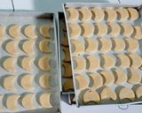 Foto langkah ke 5 dari resep Kue sabit coklat.