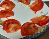 Foto del paso 1 de la receta: Tosta de guacamole y sardina ahumada con tomate y mozzarella