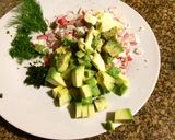 Foto del paso 5 de la receta: Cocina para pareja: Tartare de kanikama y palta con mix de verdes
