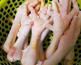 Hình bước làm 1 của món Chân gà sả tắc