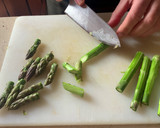 Foto del paso 1 de la receta: Arroz integral con conejo y espárragos verdes