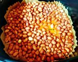Hình bước làm 3 của món Đậu PHỘNG rang tỏi ớt với NCKD 🥜