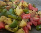 A picture of step 5 of Aloo Shimla mirch ki sabzi.