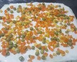 صورة لخطوة 3 من وصفة سلطة ماسيدوان على شكل رولي 😋🥗