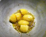 আলু বেগুন বড়ি দিয়ে ট্যাংরা মাছের ঝোল (aloo begun bori diye tyangra maacher jhol recipe) রেসিপির ধাপ 3 ছবি