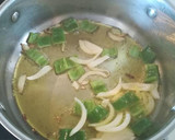 Foto del paso 1 de la receta: Potaje de repollo con champiñones y espárragos trigueros