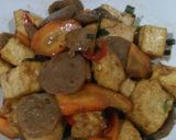 Foto langkah ke 3 dari resep Tumis Tahu Baso Wortel.