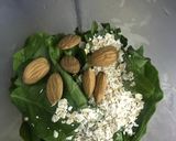 A picture of step 2 of Spinach Smoothie Bowl.