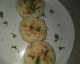 A picture of step 10 of Idli sandwich/idli burger.