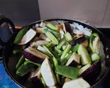 A picture of step 2 of Paanch Mishali Torkari (Mix Veg).