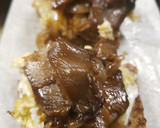 Foto del paso 4 de la receta: 🍄🍄Tosta de setas y cebolla caramelizada con huevo revuelto🍄🍄