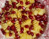 Foto del paso 3 de la receta: Pasta seca al ajo con granada
