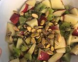 A picture of step 4 of Apple and kiwi salad.