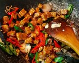 Foto langkah ke 4 dari resep Oseng Labu Siam, Tempe dan Udang.