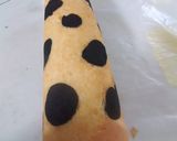 Foto langkah ke 8 dari resep Moo moo Roll Cake.