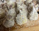 A picture of step 5 of Phoenix Tail Shrimp Balls.